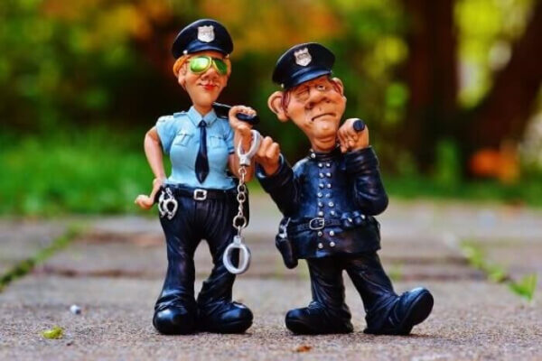 mơ bị công an bắt